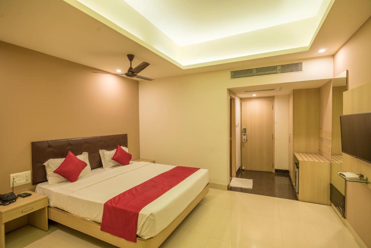 Palette Hotel Nisarga By Sunday Bhopal Exteriör bild