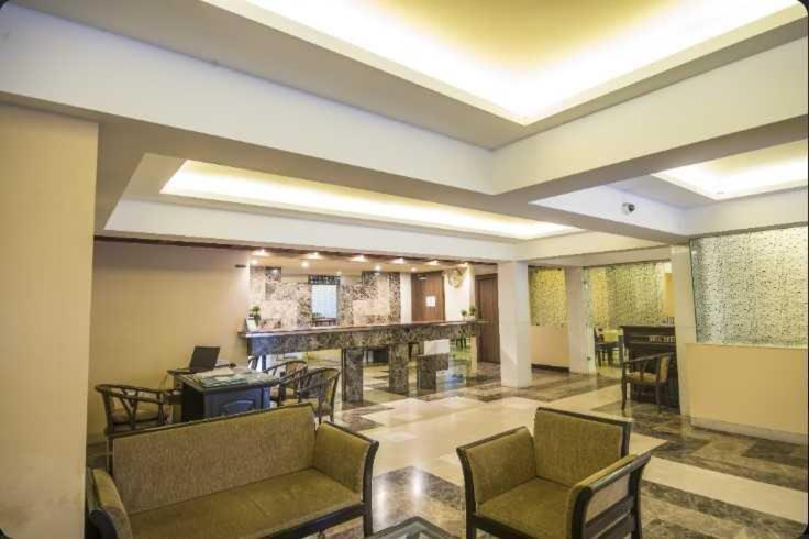 Palette Hotel Nisarga By Sunday Bhopal Exteriör bild