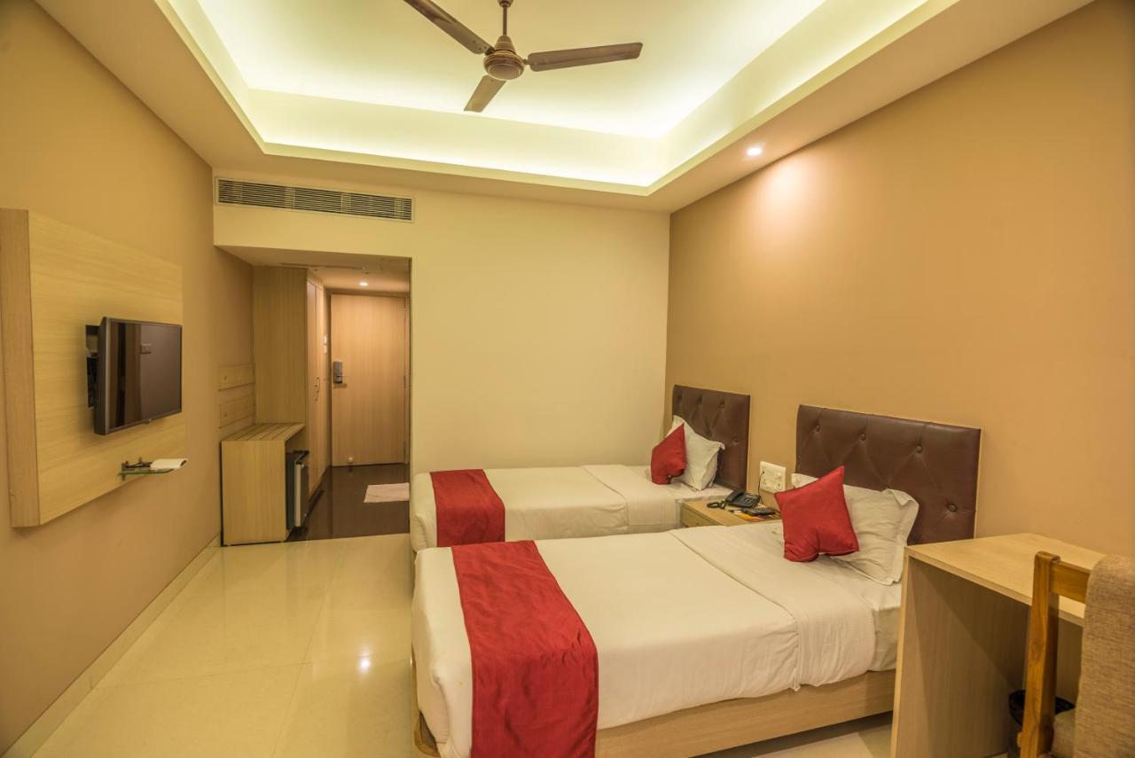 Palette Hotel Nisarga By Sunday Bhopal Exteriör bild